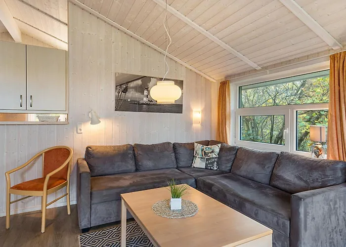 Skipper-lodge West *